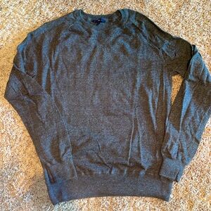 Gray Gap crewneck sweater tee size medium